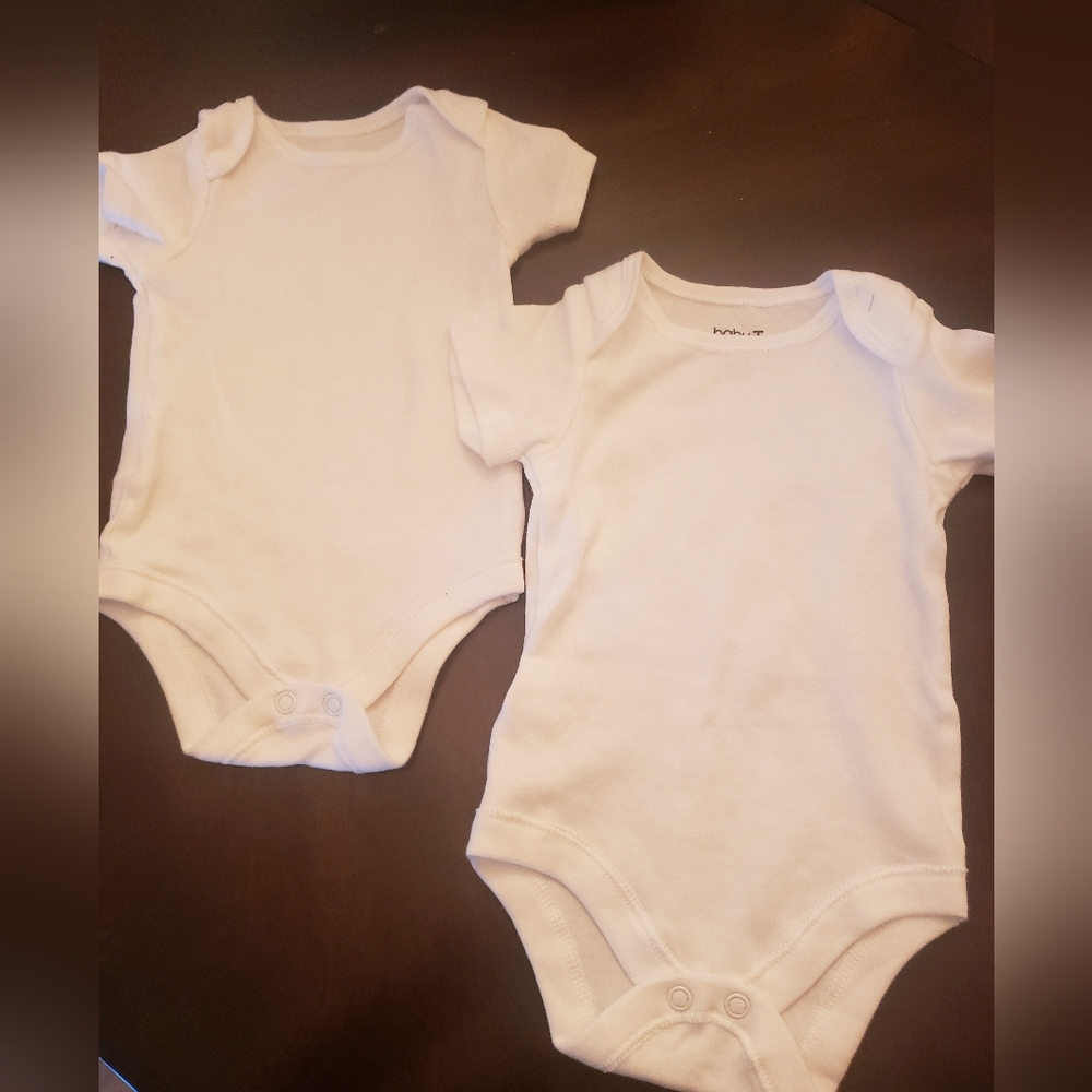 Baby Tu White Infant Onesies (2) Size 0-3M